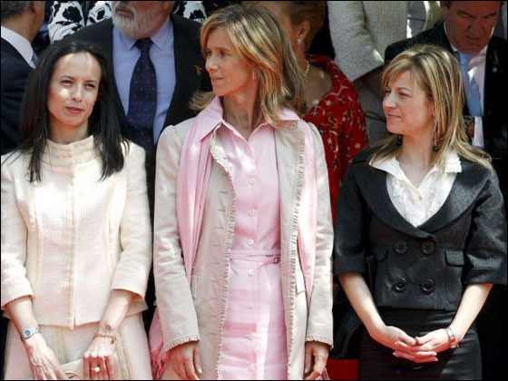 وزيرات اسبانيا مستاءات من مقال يسخر من اهتمامهن بالموضة!