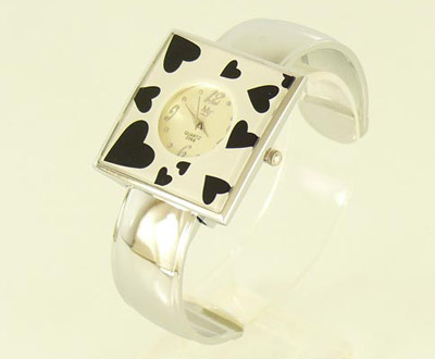 اليكم مجموعة من الساعات النسائية الراقية