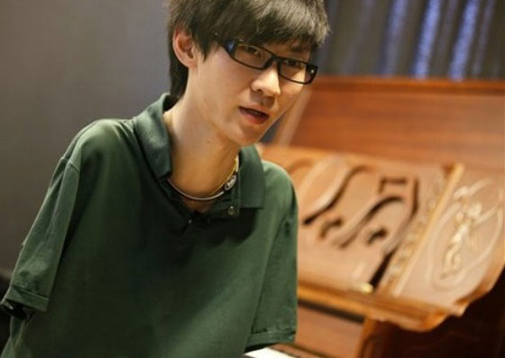 إختيار موهوب يعزف بقدميه نجما للصين 