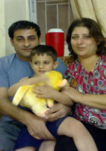 سوريان يتحدان اعاقتهما من خلال تكوين اسرة سعيدة!