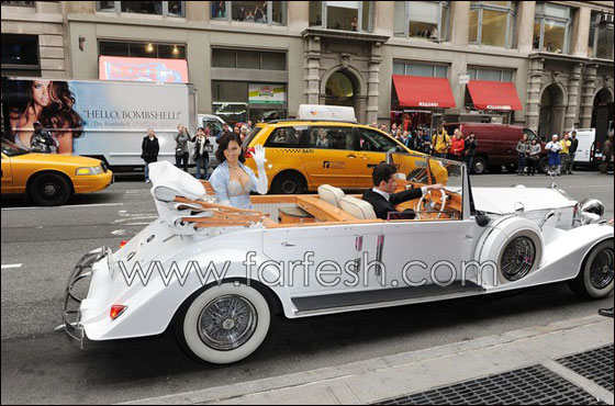 حمالة صدر نووية بمليوني دولار تعرضها أدريانا ليما!