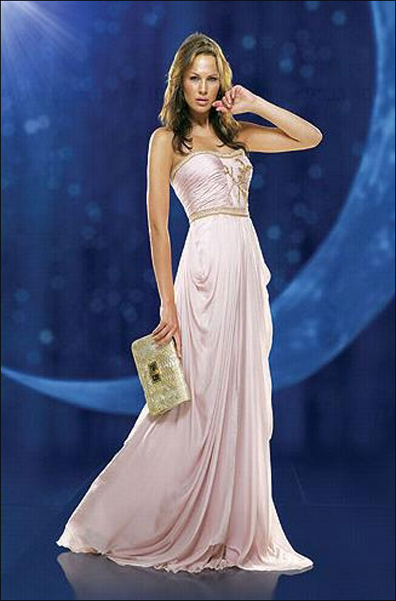 إليكن.. أجمل الفساتين لخريف وشتاء 2011