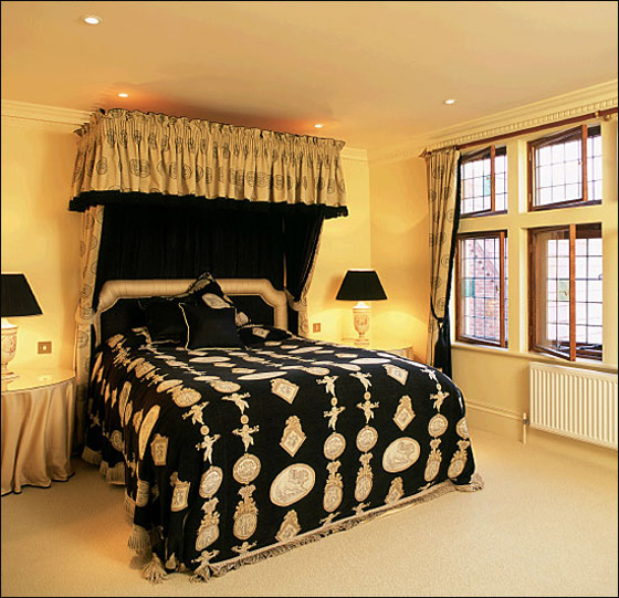 اجمل الديكور للون الاسود في غرف النوم!!