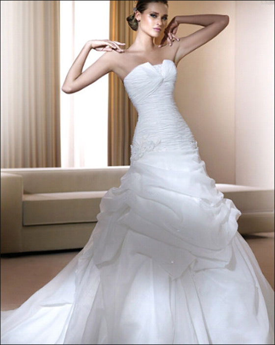 اجمل فساتين الزفاف لسنة 2011!!