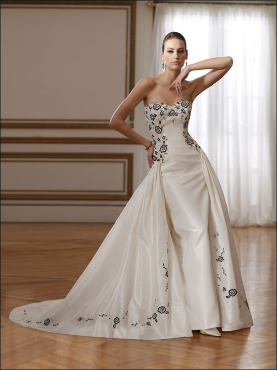 بالصور.. اجمل فساتين الزفاف لسنة 2011