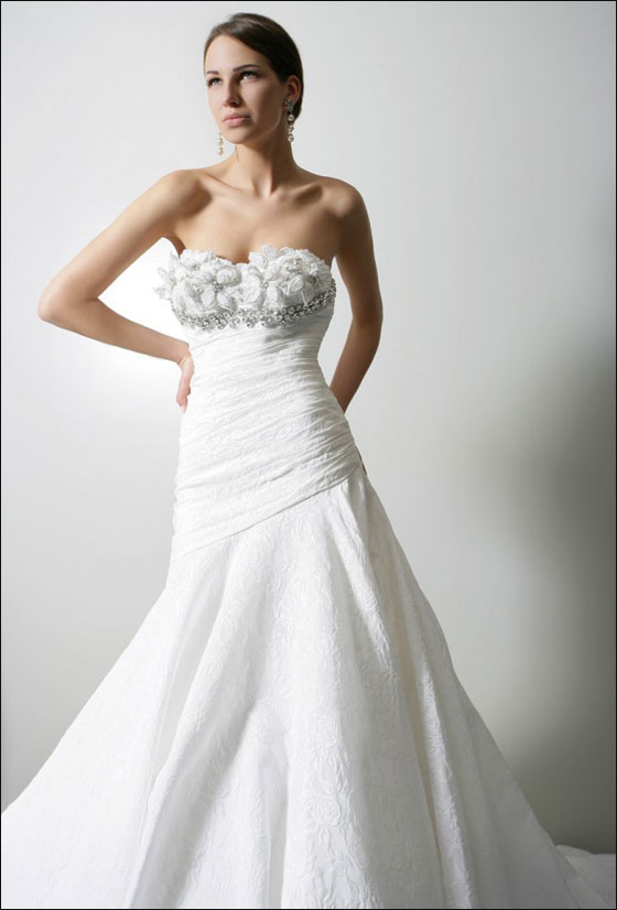 بالصور.. اجمل فساتين الزفاف لسنة 2011