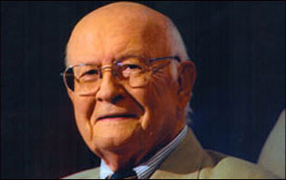 وفاة العالم الذي نفذ أول عملية نقل رأس في التاريخ!