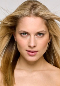 اليك عزيزتي.. 3 وصفات لتطويل وتكثيف الشعر!!