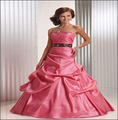 للمقبلات على الزواج والخطوبة.. اجمل تشكيلة من الفساتين!!