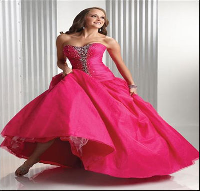 للمقبلات على الزواج والخطوبة.. اجمل تشكيلة من الفساتين!!