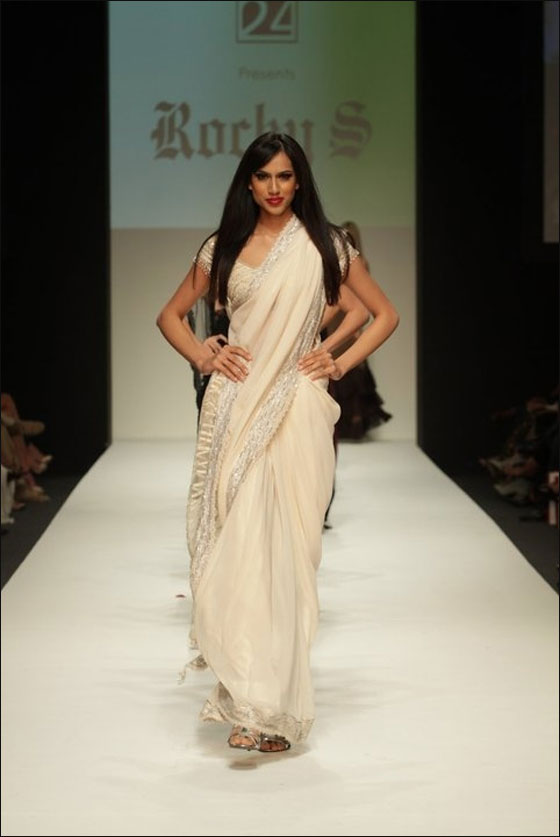 تشيكلة ازياء ربيع وصيف 2011!!