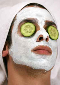 اليك سيدتي.. نصائح للعناية ببشرة زوجك!