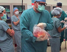 لاطالة عمر القلب.. حافظة وعلبة قلب نابضة!! 