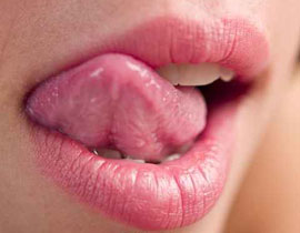 تشقق الشفاه في الشتاء.. اليك اسبابها وطرق معالجتها