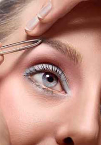 موضة الحواجب الكثيفة تعود من جديد!