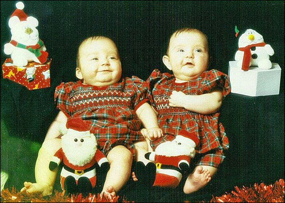 حملت بثلاث توائم.. أنجبت اثنتان والثالثة جاءت بعد 11 عاما!! 