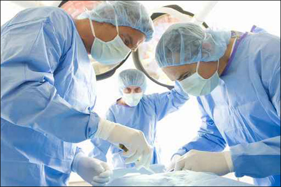 استئصال ورم يزن 15 كيلو جرامًا من بطن سيدة مصرية!