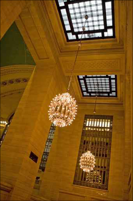 لاضاءة منزلك اليك.. اروع الثريات الخلابة!