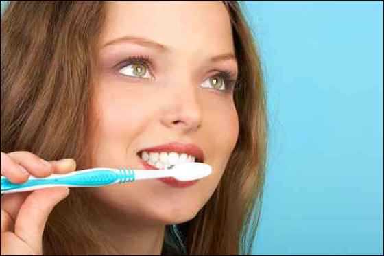 كيف نقضي على رائحه الفم الكريهه عند الاستيقاظ؟