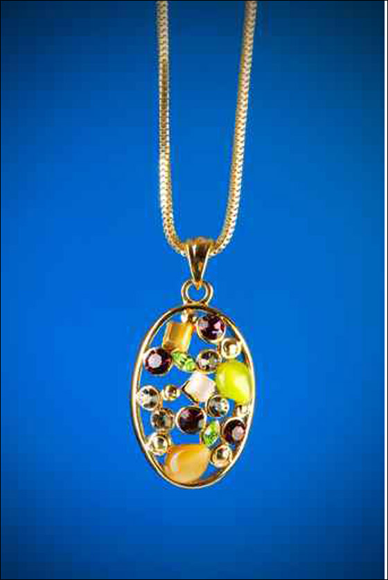 من قال أن الذهب مكلف؟اليك أحدث القلادات بطلاء الذهب! 