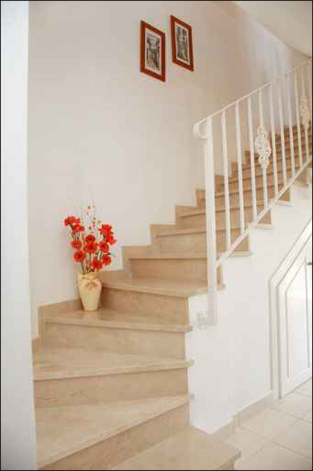 لمحبي ديكور الدرج الداخلي في البيت.. تمتعوا بالصور!