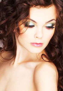 الحذر سيدتي.. من الاستخدام المفرط لأدوات التجميل!!