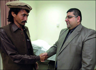 بعد 15 عاما.. اطباء عرب ينجحون في اخراج رصاصة من رئة افغاني