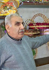 كفيف يبدع في صناعة الخيزران ويحترف صيانة الأجهزة الكهربائية!