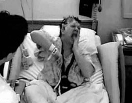 أمريكية تصفعها يدها بشكل لا إرادي وتسبب لها الأذية