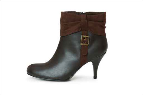 اختاري الجزمة الانسب لك من هذه المجموعة الاكثر موضة!