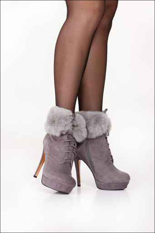 اليكن هذه المجموعة من الجزمات لاخر صيحات الموضة! 