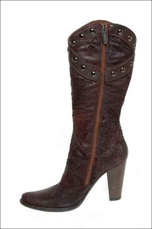 اليكن هذه المجموعة من الجزمات لاخر صيحات الموضة! 