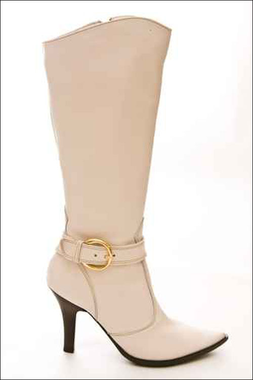 اليكن هذه المجموعة من الجزمات لاخر صيحات الموضة! 