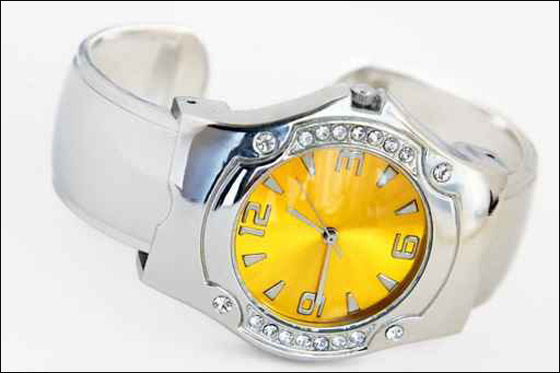 شاهدوا.. احدث واجمل الساعات النسائية!