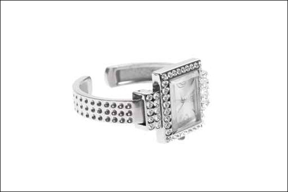 شاهدوا.. احدث واجمل الساعات النسائية!