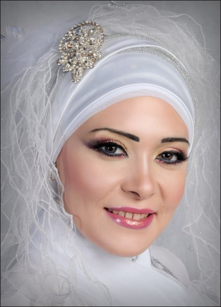 للمحجبات المقبلات على الزفاف.. اليكن مجموعة لفات طرح رائعة