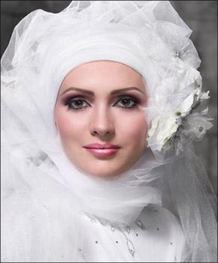 للمحجبات المقبلات على الزفاف.. اليكن مجموعة لفات طرح رائعة