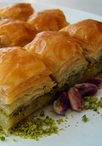 اليك طريقة تحضير البقلاوة الشهية!!