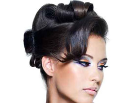 قريبا.. الشعر المنفوخ يعود، والمرفوع رمزا للإغراء!