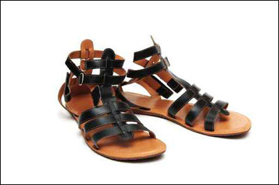 اليك سيدتي.. احدث واجمل الصنادل الصيفية!! 