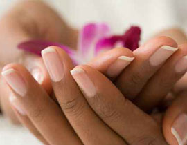 سيدتي.. اليك اهم 10 نصائح لتجعلي اظافرك جميلة قوية وطويلة!