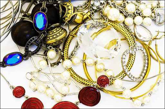 اليكن.. اجمل موديلات الاكسسوارات لتتألقن!