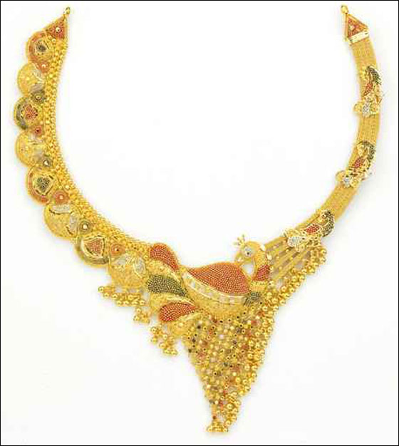 اليكن.. اجمل موديلات الاكسسوارات لتتألقن!