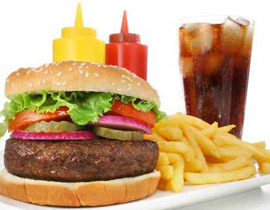 الوجبات السريعة تسبب جلطت قلبية.. ولكن الناس لا يتوقفون هن اكلها!