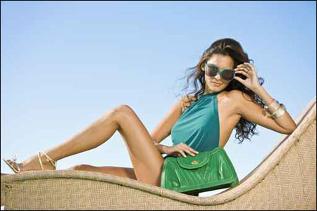 ربيع 2011.. الاخضر هو المسيطر في الازياء!!