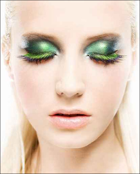 ربيع 2011.. الاخضر هو المسيطر في الازياء!!