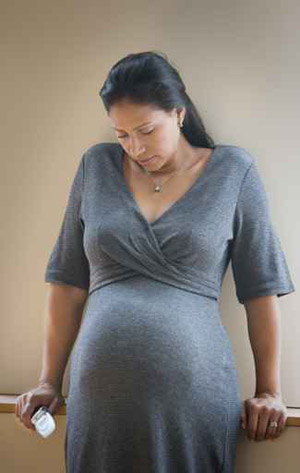 للنساء الحوامل.. شاهدوا اجمل الملابس لفترة الحمل!!