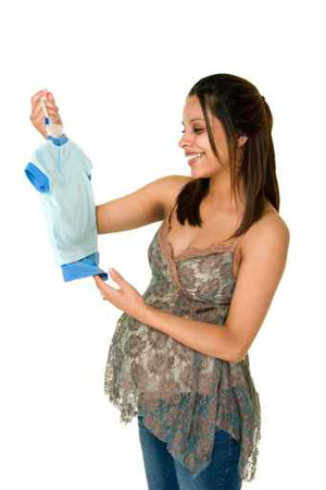 للنساء الحوامل.. شاهدوا اجمل الملابس لفترة الحمل!!