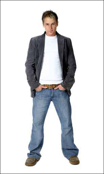 إليك.. تشكيلة مميزة من بناطلين الجينز 