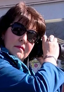 كفيفة بريطانية تتحدى اعاقتها وتنجح كمصورة فوتوغرافية! 